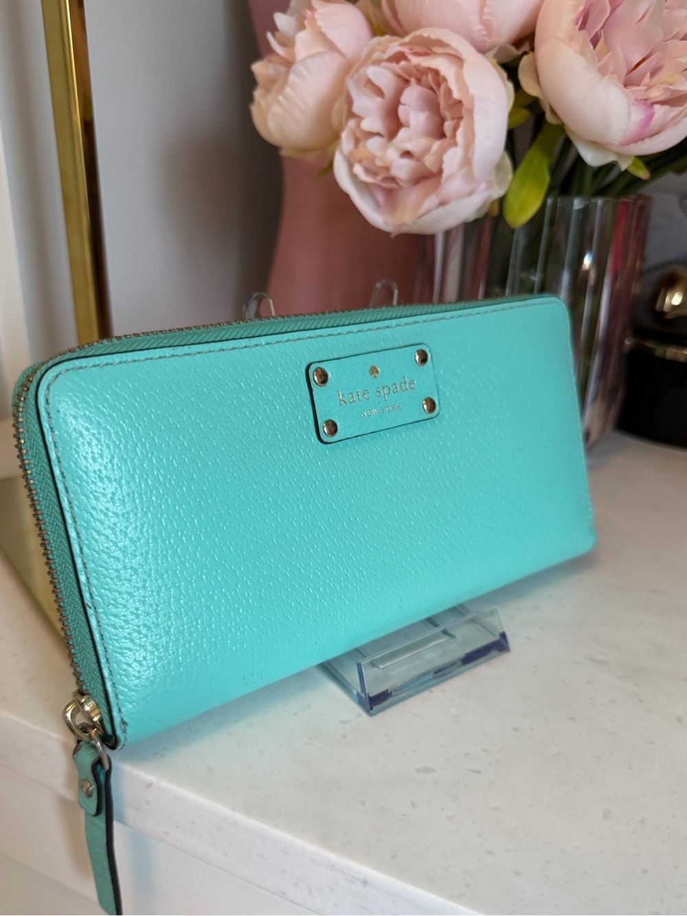 kate spade EUC “fresh air” Tiffany blue turquoise leather zip wristlet clutch